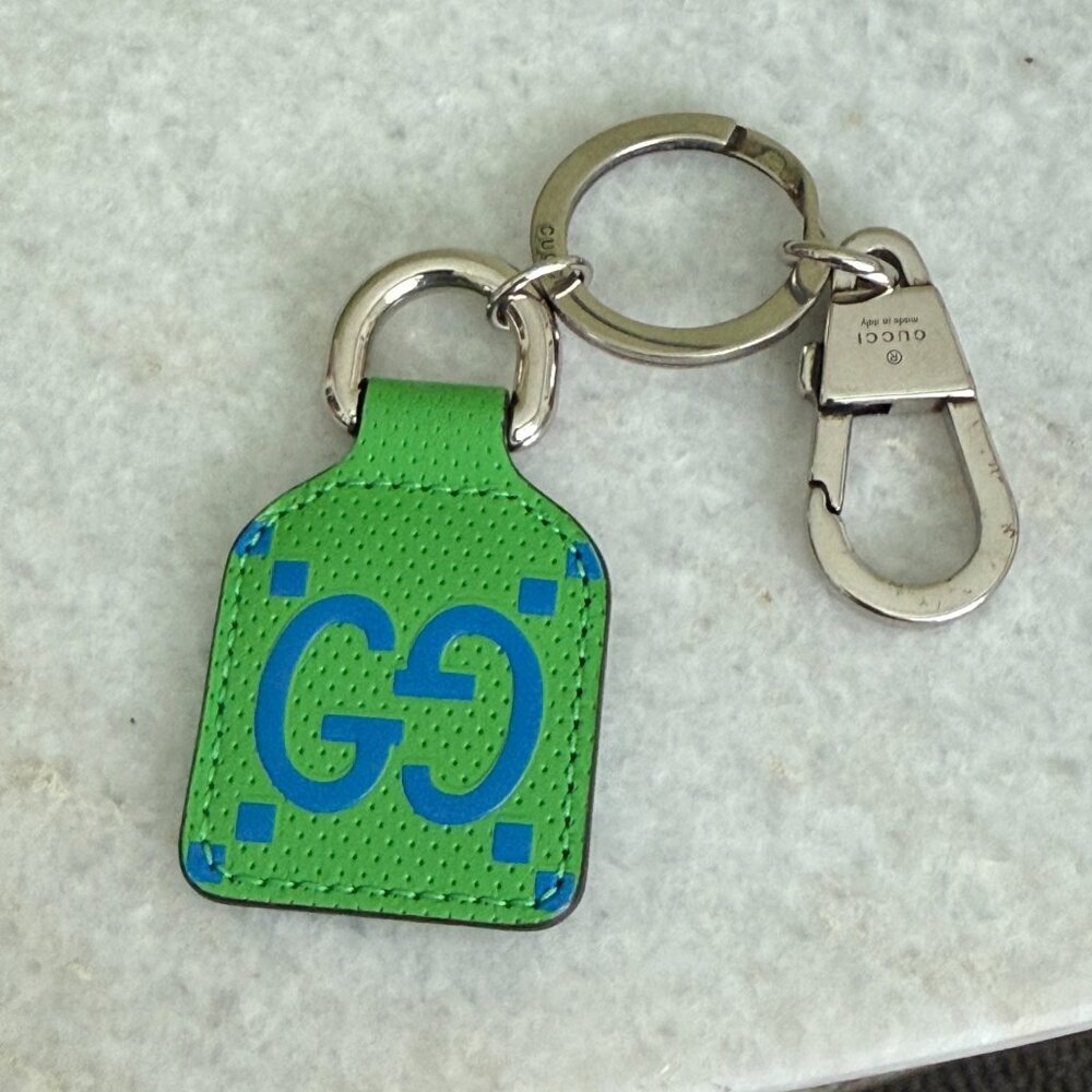 GUCCI‎ GG Embossed Leather Metal Bag Charm Key Chain Green 625607 NWT - Picture 8 of 11
